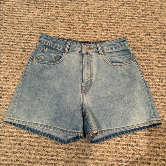 Frank and Oak Stevie Tapered Denim Short in Light Wash - Picture 13 of 13